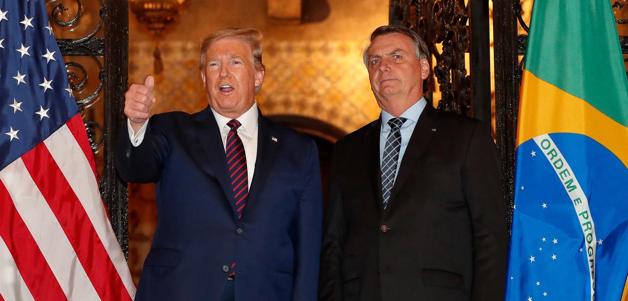 Jair Bolsonaro e Donald Trump após jantar na Flórida (EUA)