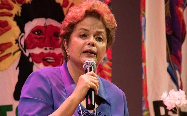 Dilma cobra queda de preços dos combustíveis.