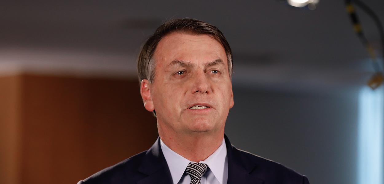 Jornalista também comenta ataques de Jair Bolsonaro a instituições