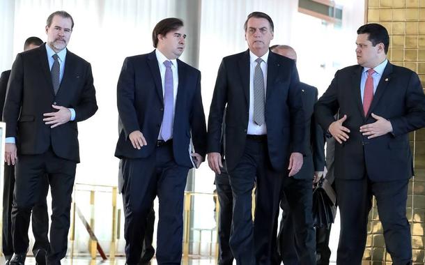 Bolsonaro recebe Dias Toffoli, Rodrigo Maia e Davi Alcolumbre no Palácio da Alvorada