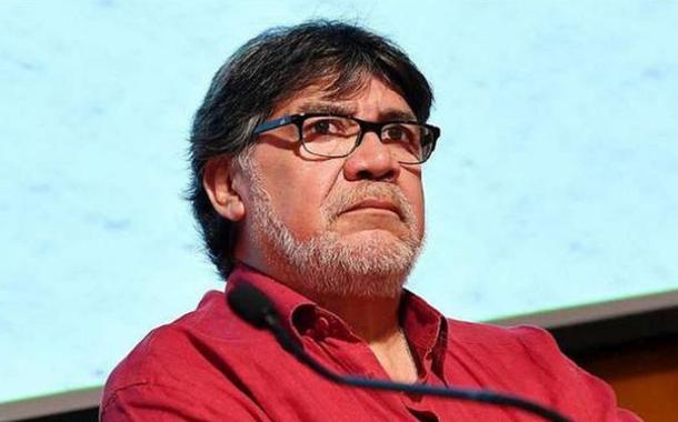 Luis  Sepúlveda tem 70 anos e vive em Gijón, na Espanha desde 1997