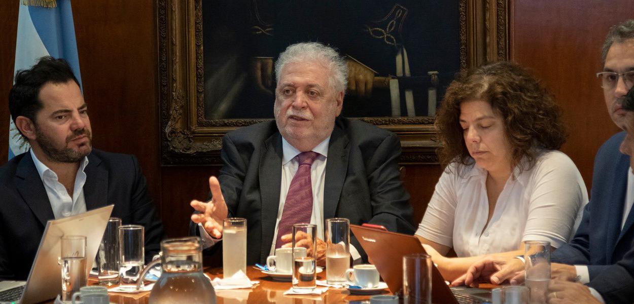Ministro da Saúde da Argentina, Gines González García