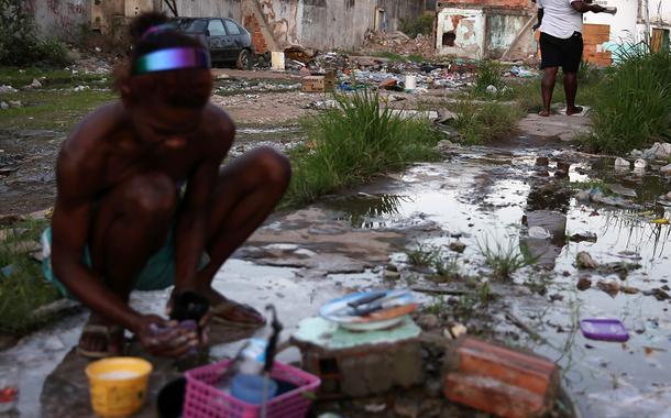 Falta de acesso à água potencializa o coronavírus entre as populações mais vulneráveis