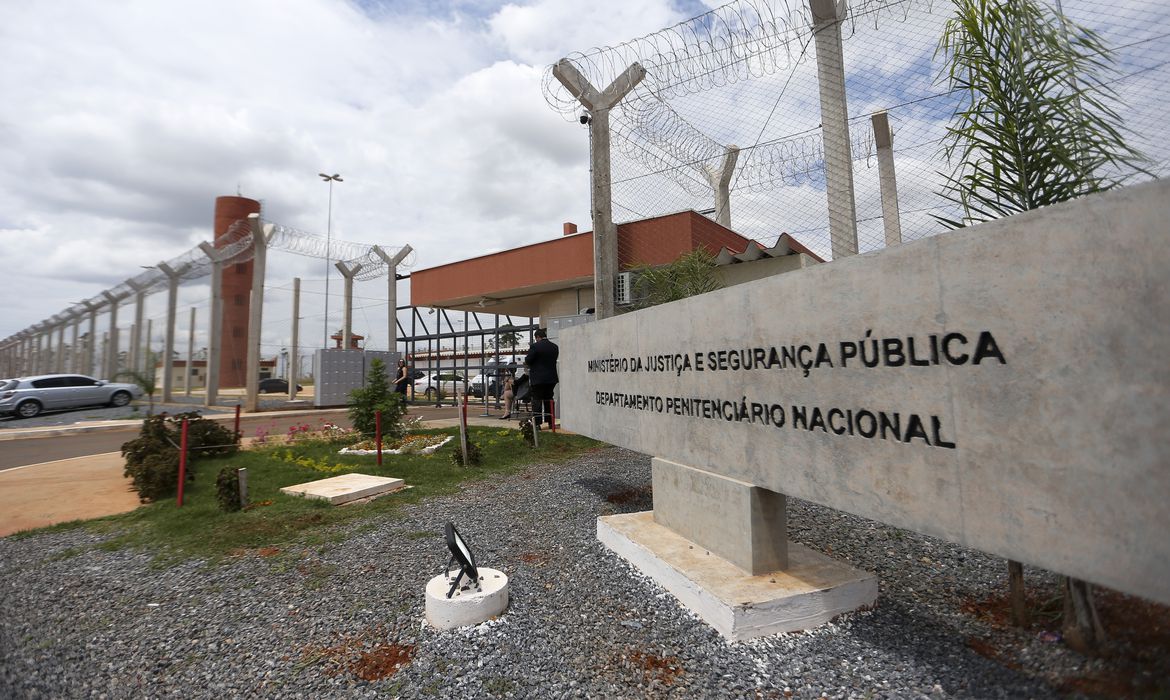 Depen suspende visitas em presídios federais por conta do avanço do coronavírus