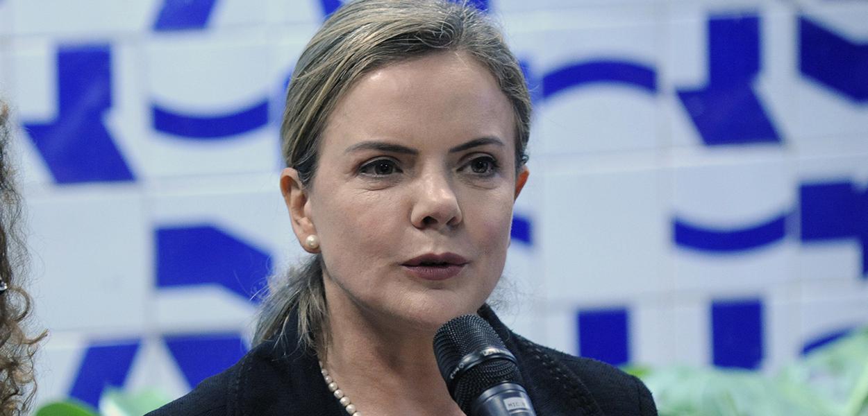 Deputada federal Gleisi Hoffmann (PR) aponta "comportamento ilegal" da Globo