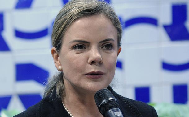 Deputada federal Gleisi Hoffmann (PR) aponta "comportamento ilegal" da Globo