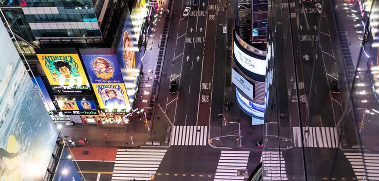 Times Square, em Nova York, vazia sob quarentena