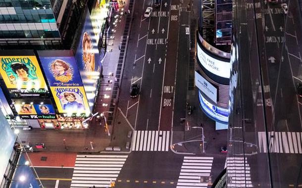 Times Square, em Nova York, vazia sob quarentena