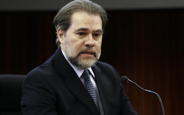 Após teste de Alcolumbre dar positivo, Toffoli adota isolamento e irá despachar de casa .