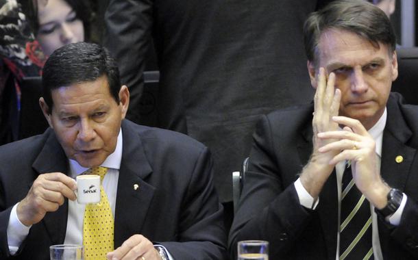 Bolsonaro amplia isolamento e não conversa com Mourão sobre pandemia