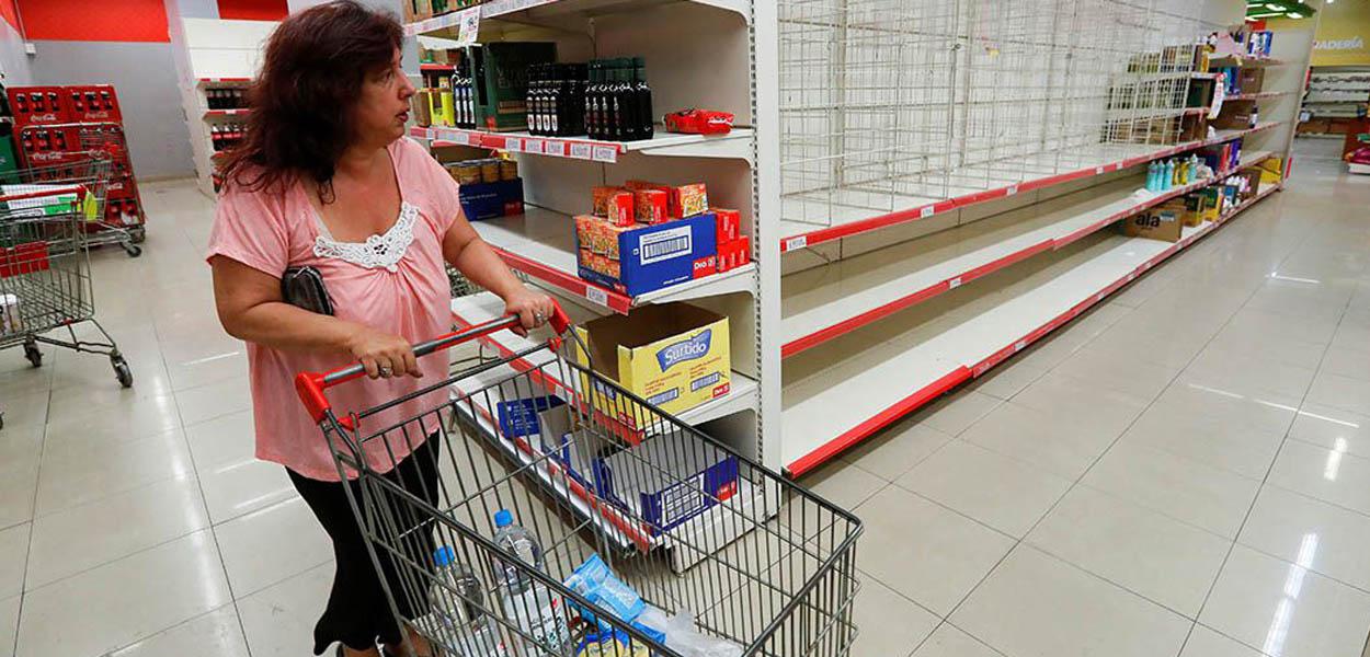 'Compras de pânico' podem gerar inflação, apesar do estoque de alimentos ser suficiente, alerta FAO