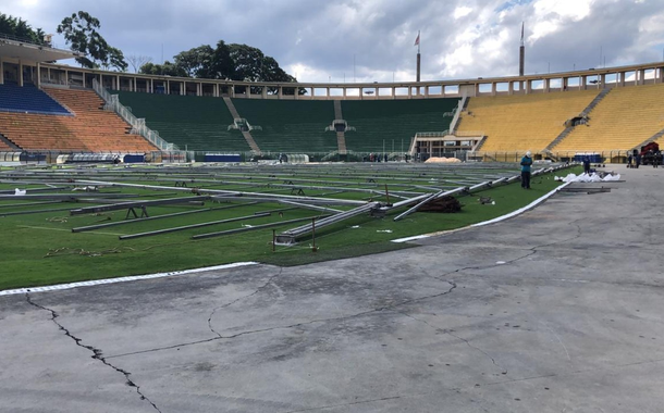 Estádio do Pacaembu começa a ser preparado para virar hospital