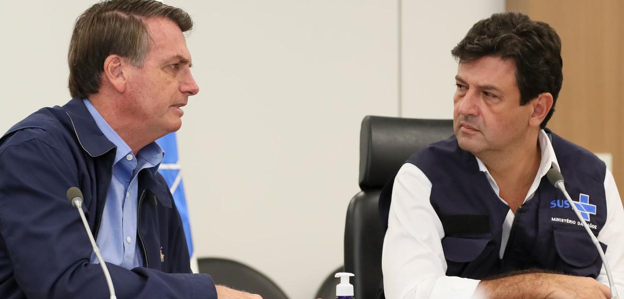 Jair Bolsonaro e o Ministro da Saúde, Luiz Henrique Mandetta,  durante Videoconferência com a Frente Nacional de Prefeitos - FNP.