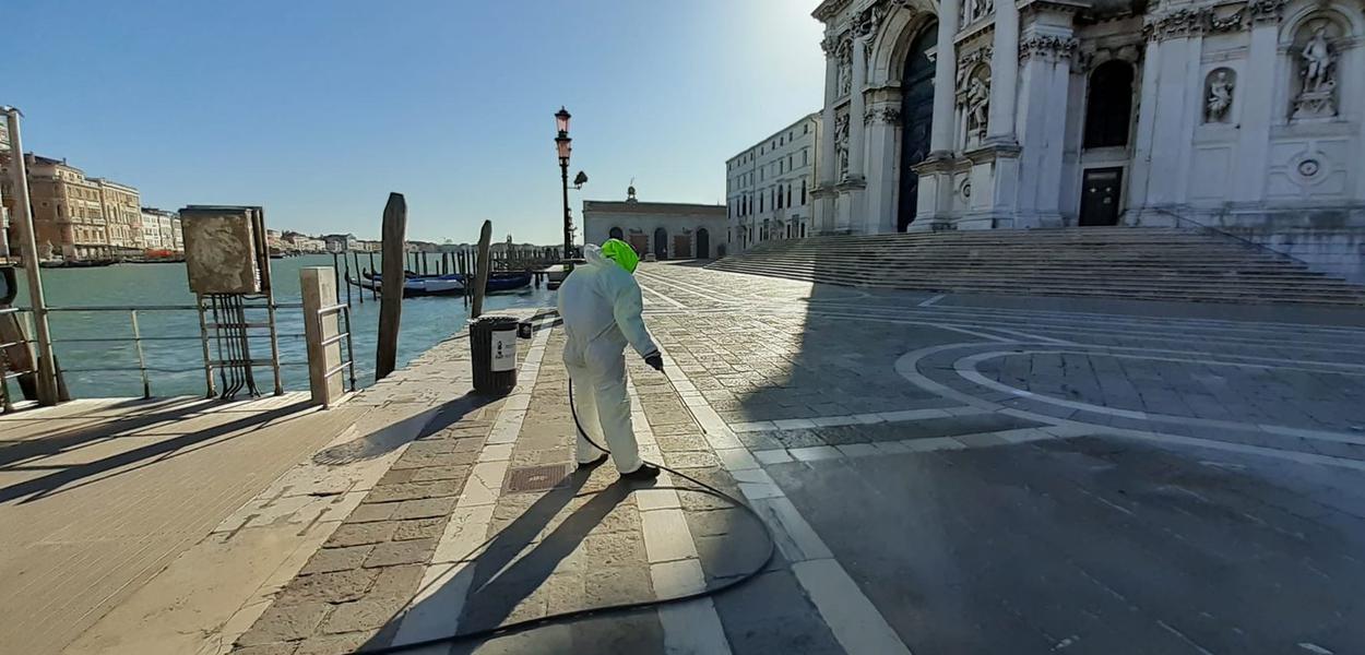 Serviço de higiene ambiental e serviços urbanos em 51 municípios nas províncias de Veneza e Treviso