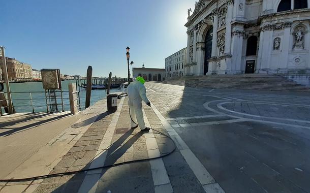 Serviço de higiene ambiental e serviços urbanos em 51 municípios nas províncias de Veneza e Treviso
