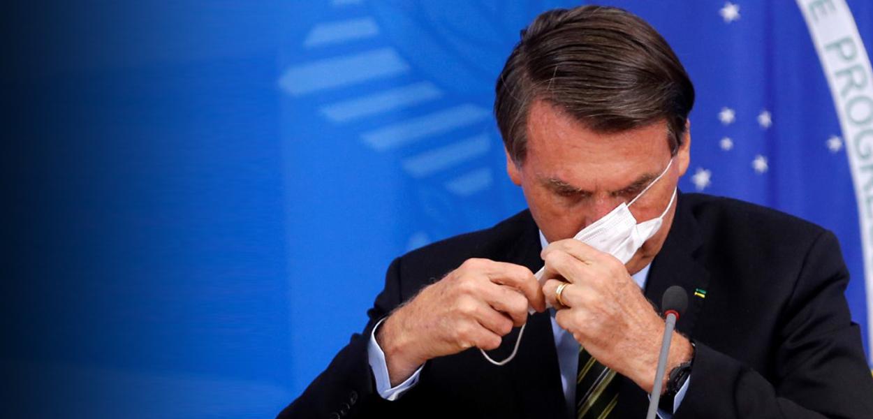 Jair Bolsonaro durante coletiva de imprensa sobre o coronavírus
