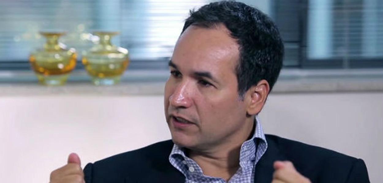 Fundador dos institutos Millenium e Mises, ligados à direita, faz tráfico de cloroquina pelo Twitter