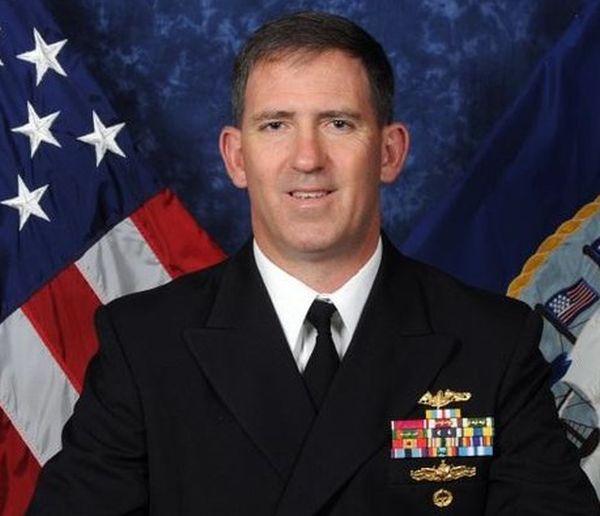 O almirante John Polowczyk