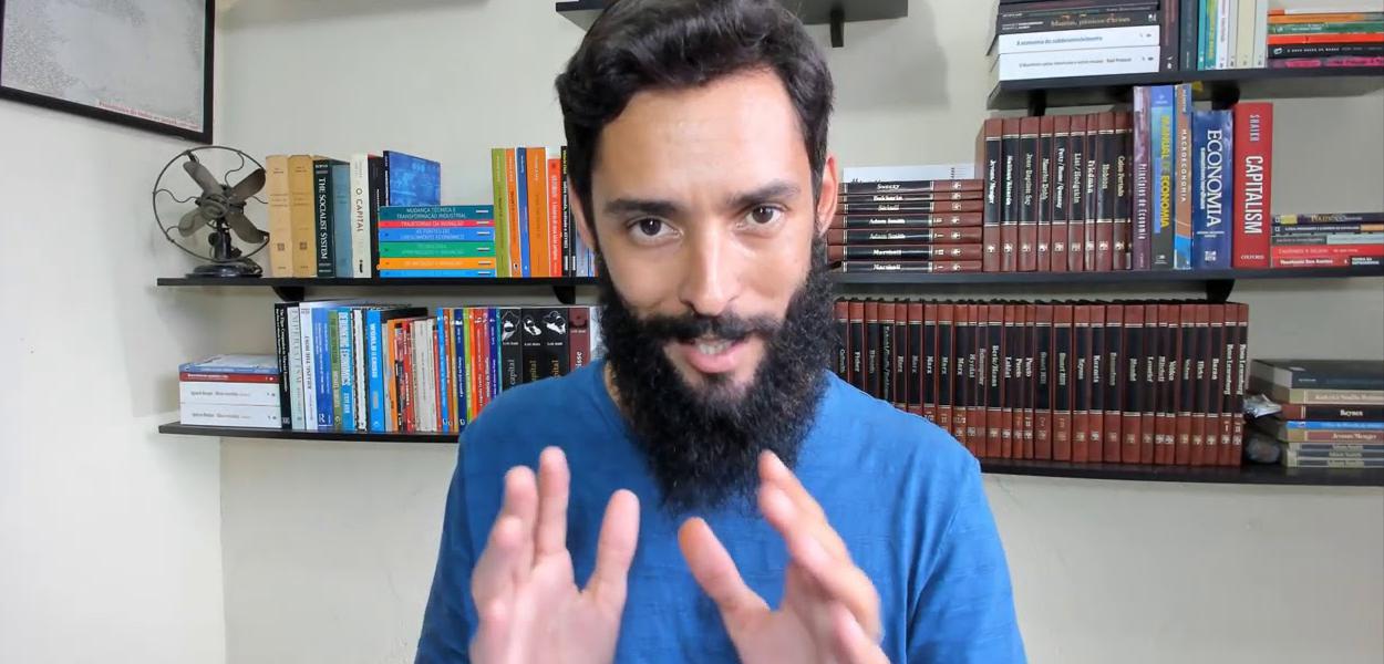 Historiador e Youtuber Humberto Matos, do canal Saia da Matrix