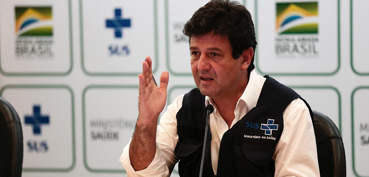 Ministro da Saúde Luiz Henrique Mandetta fala à imprensa