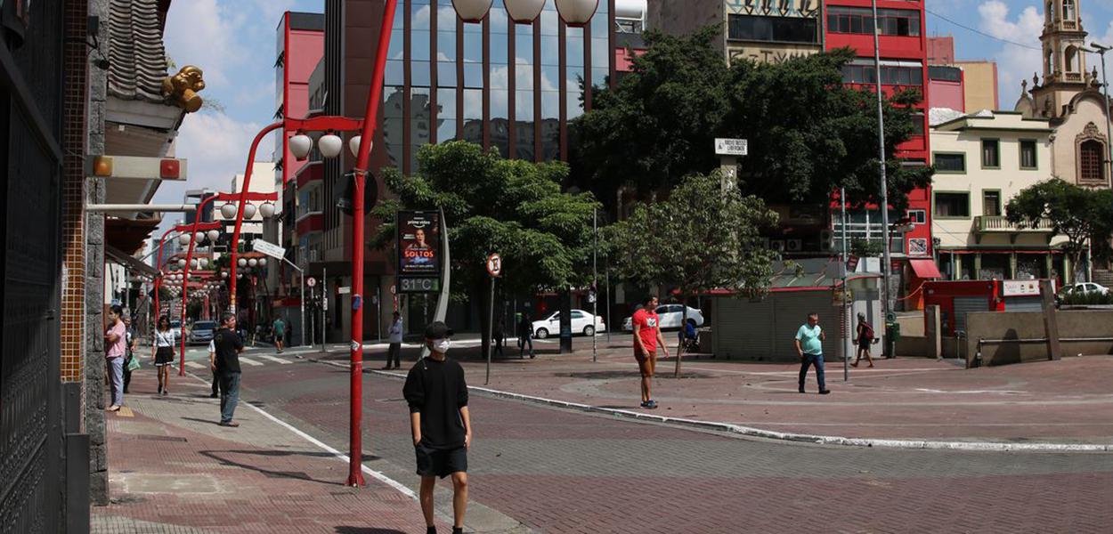  Movimento no bairro da Liberdade durante a quarentena