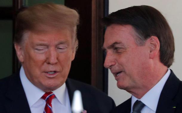 Trump trata Brasil como cobaia e estimula Bolsonaro a prosseguir com discurso da cloroquina