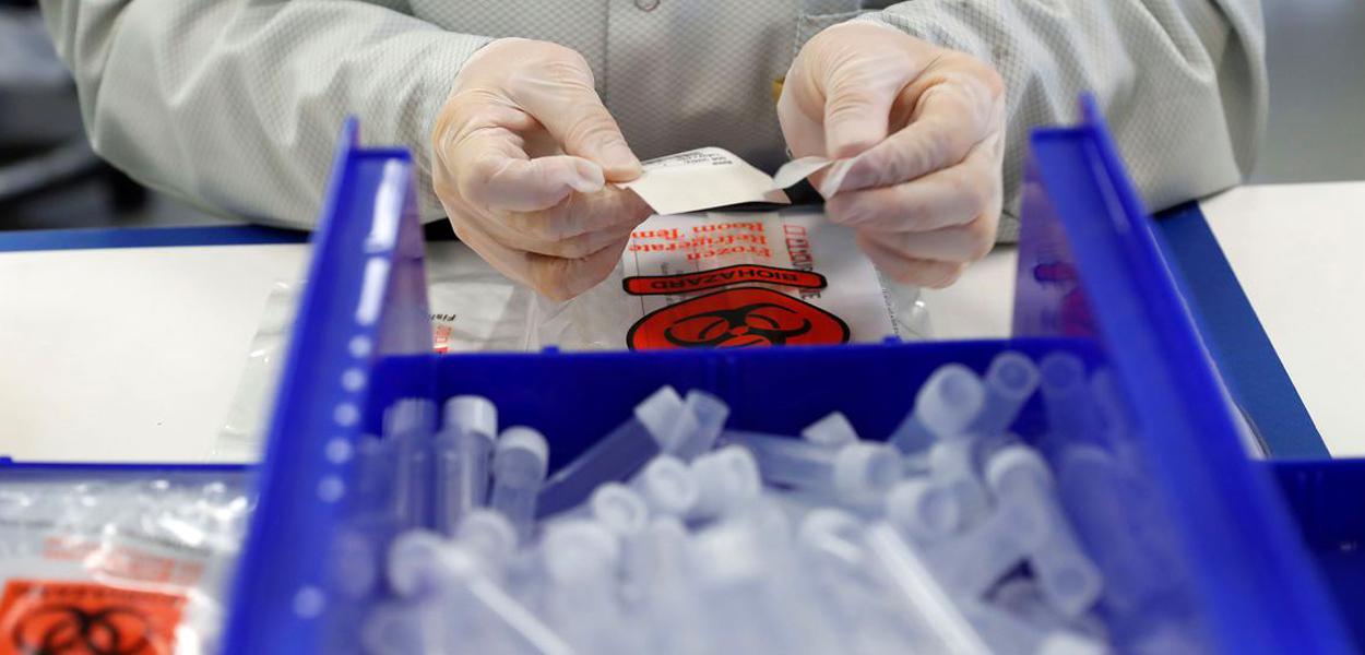 14º no ranking do coronavírus, Brasil é o que menos testa dentre os 15 com mais casos