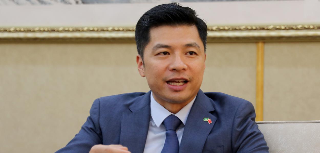 O diplomata chinês Qu Yuhui