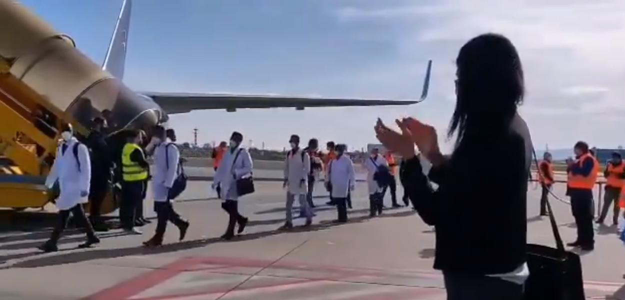Segunda leva de médicos cubanos chegam à Itália (Turim)