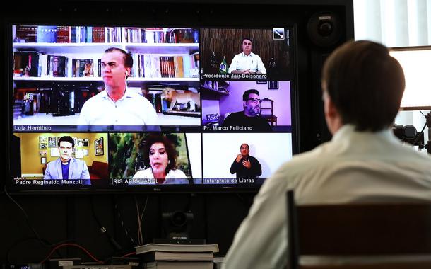 Jair Bolsonaro participa de videoconferência com lideranças religiosas em comemoração da Páscoa