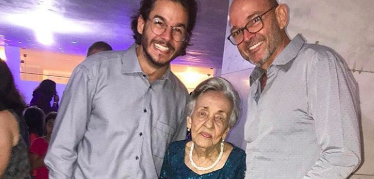 Túlio Gadelha e sua tia, que morreu em decorrência do novo coronavírus