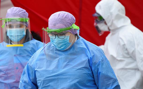 Profissionais de saúde durante epidemia de coronavírus na Alemanha