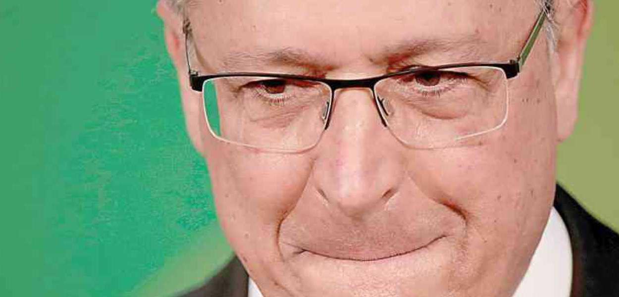 Alckmin acena ao eleitor de extrema-direita e promete facilitar porte de armas                    