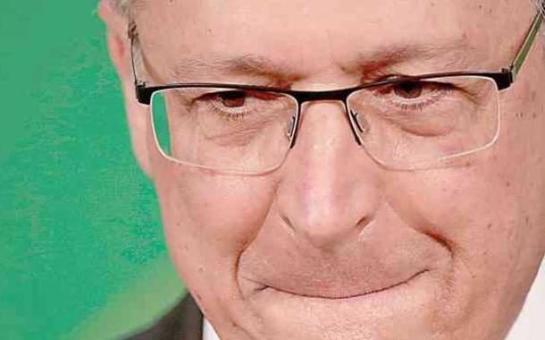 Alckmin acena ao eleitor de extrema-direita e promete facilitar porte de armas                    