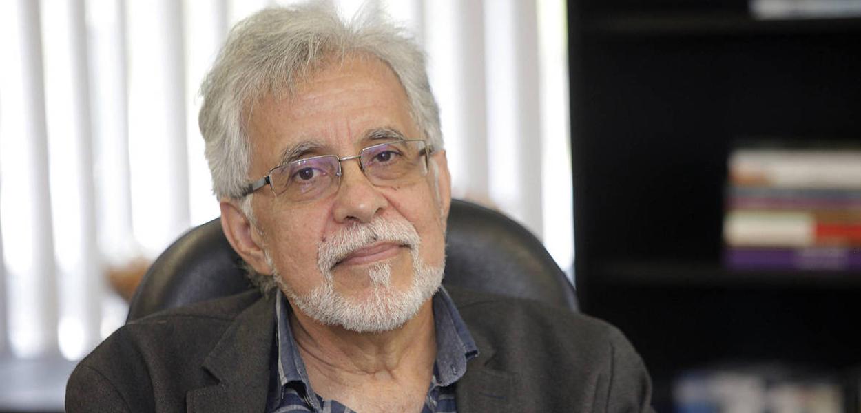 Médico epidemiologista Mauricio Barreto