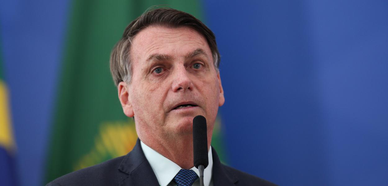 Jair Bolsonaro compareceu a manifestação que pediam intervenção militar