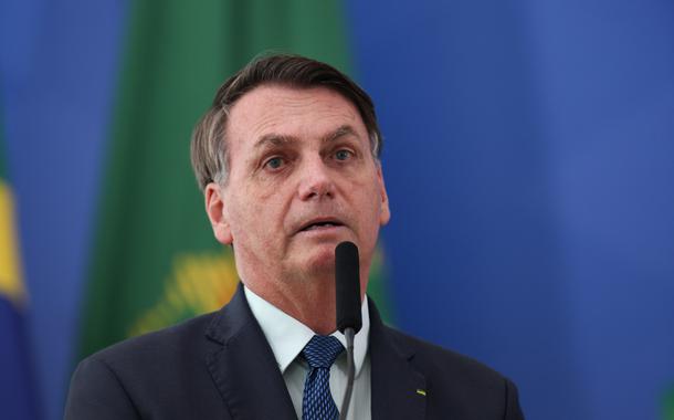 Jair Bolsonaro compareceu a manifestação que pediam intervenção militar