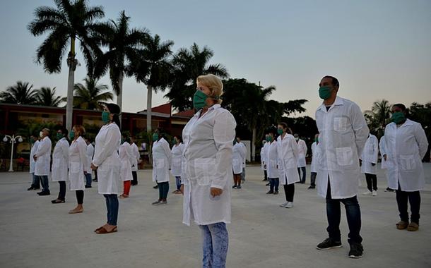 Apesar de boqueada, Cuba envia médicos em missões de ajuda a outros países