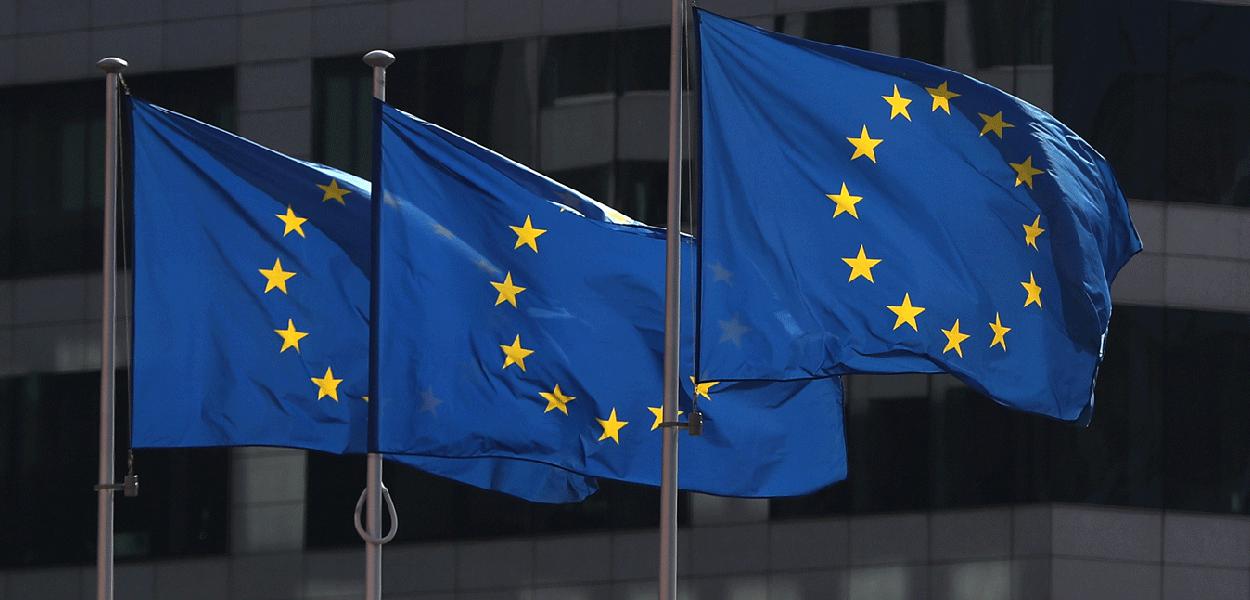 Bandeiras da União Europeia (Foto: Yves Herman / Reuters) Bandeiras da União Europeia