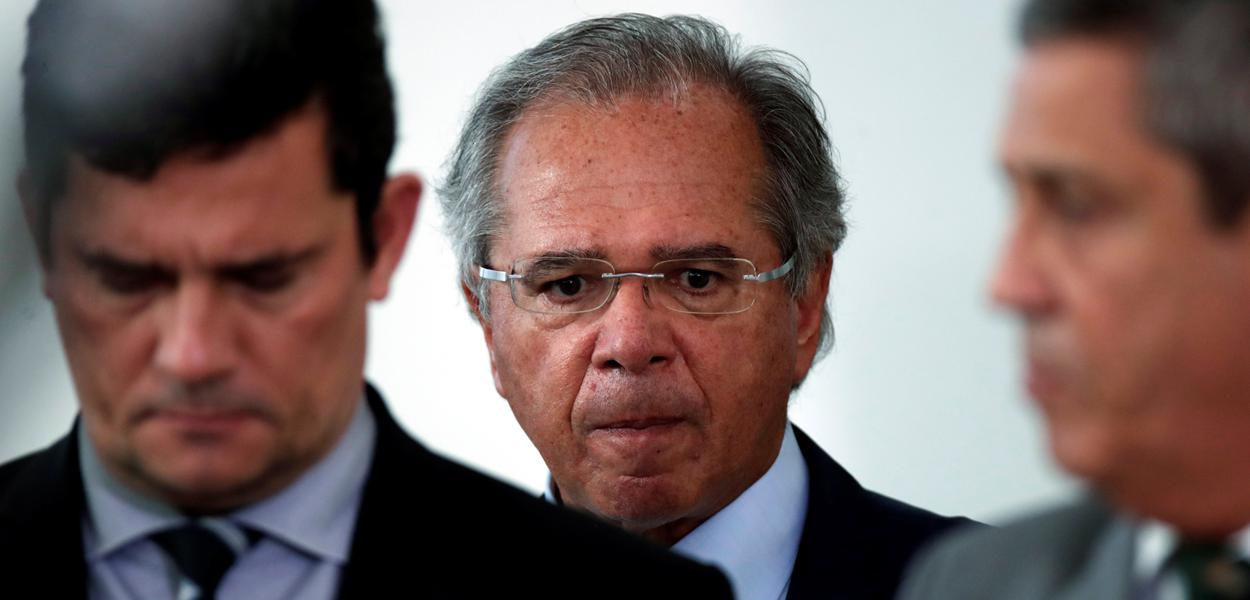 Saída de Moro embaralha cenário para agenda de Guedes, dizem fontes da equipe econômica.