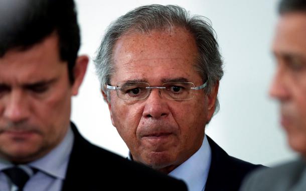 Saída de Moro embaralha cenário para agenda de Guedes, dizem fontes da equipe econômica.