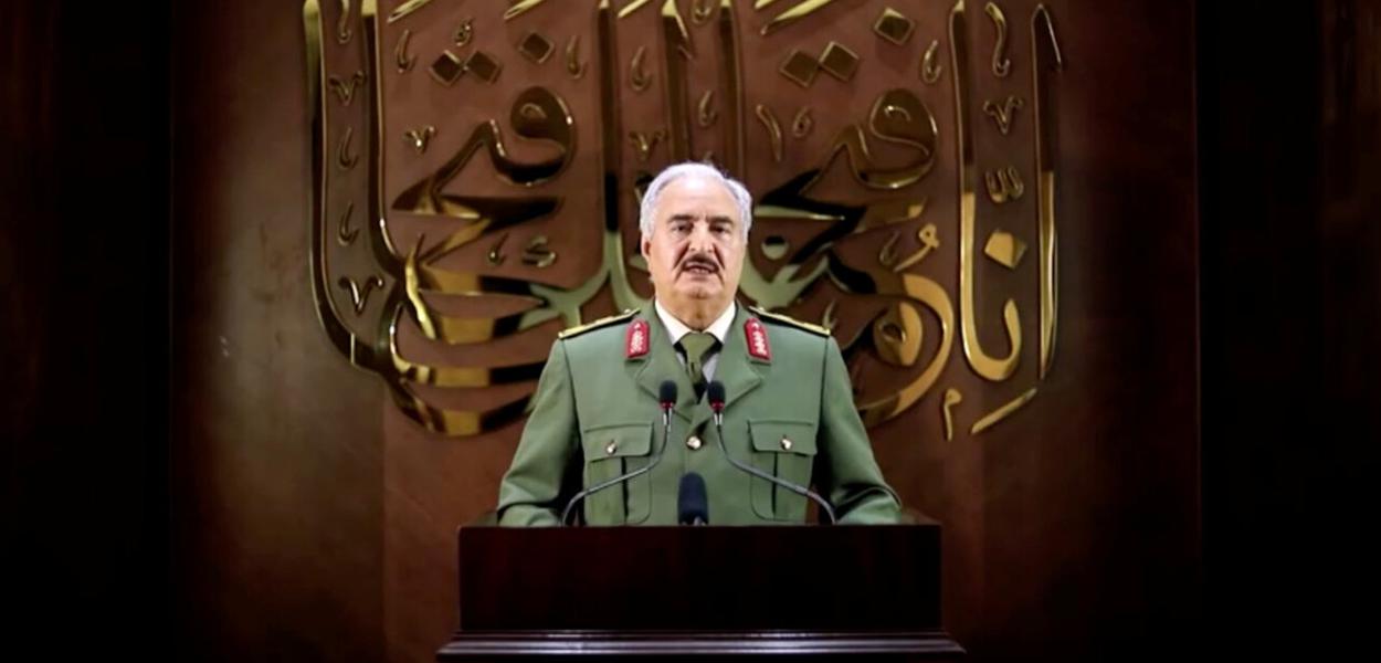 Jalifa Haftar, comandante do Exército Nacional Líbio