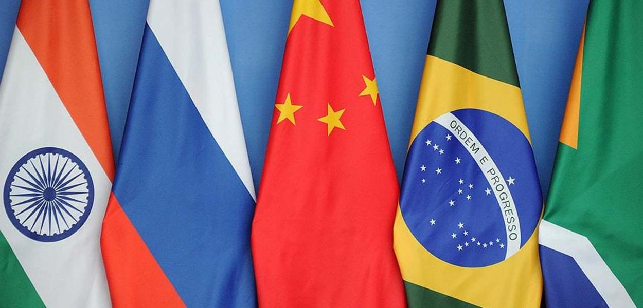 Bandeiras dos países dos BRICS