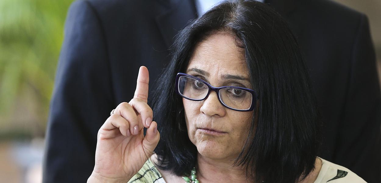 Ministra Damares Alves