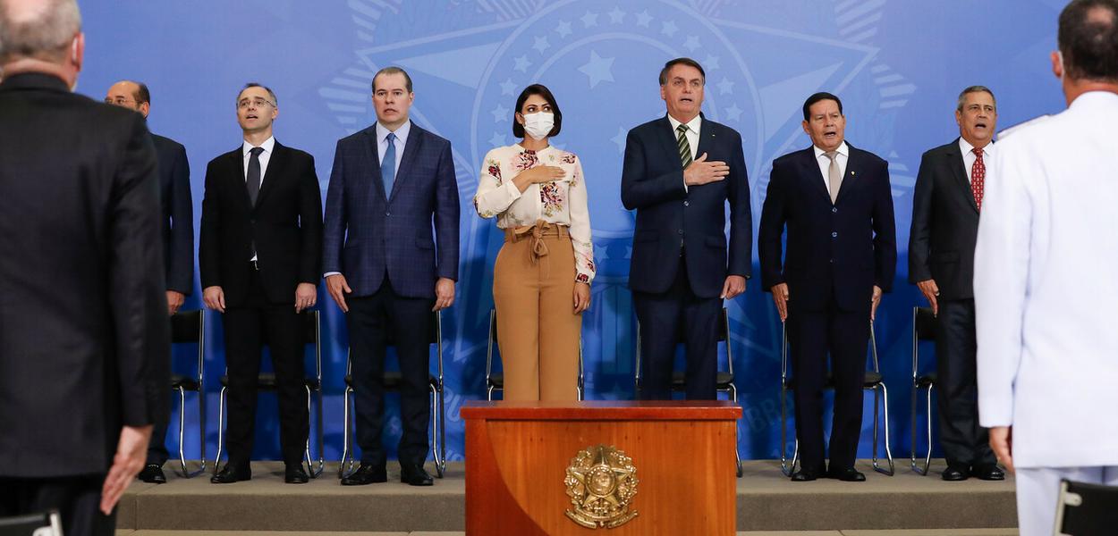 Gilmar Mendes, André Mendonça, Dias Toffoli, Michelle Bolsonaro, Jair Bolsonaro, Hamilton Mourão e Braga Netto