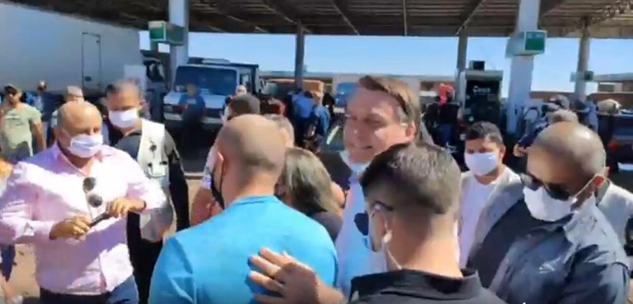 Jair Bolsonaro e apoiadores