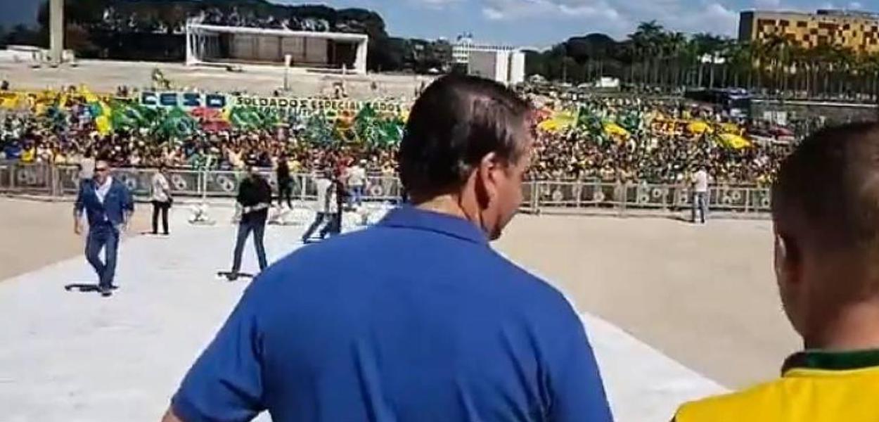 Bolsonaro desobedece à Constituição, diz O Globo em editorial
