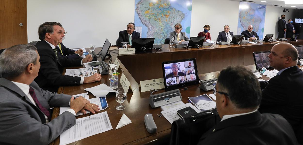 Jair Bolsonaro em reunião com empresários