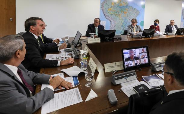 Jair Bolsonaro em reunião com empresários