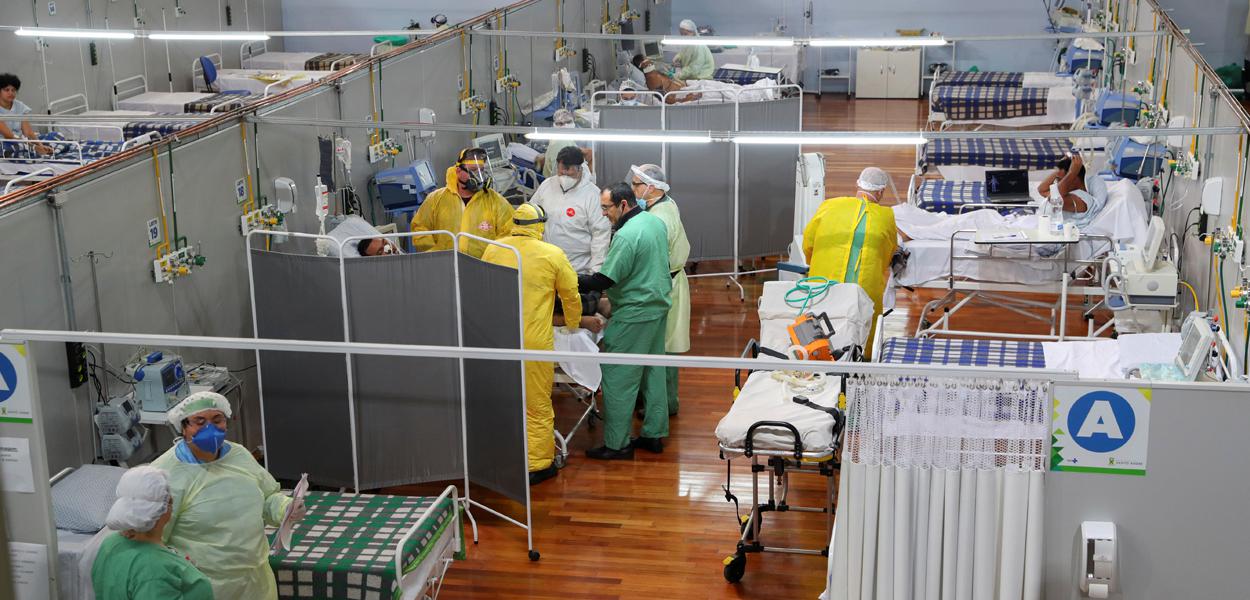 Hospital de campanha para vítima de Covid-19 em Santo André, São Paulo06/05/2020REUTERS/Amanda Perobelli